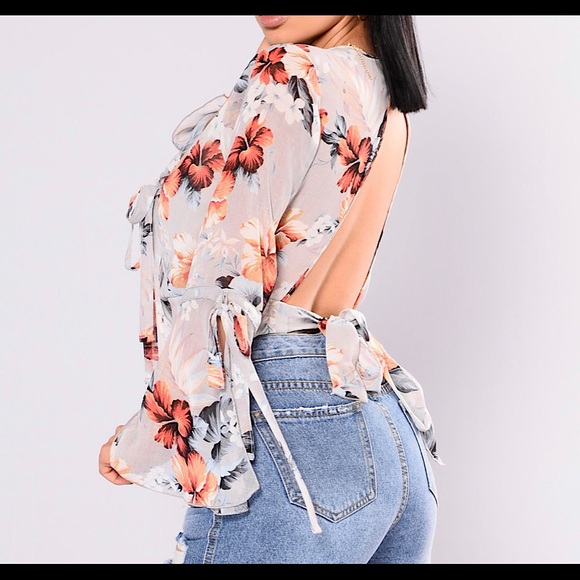 Fashion Nova Floral Cropped Blouse - Picture 7 of 8